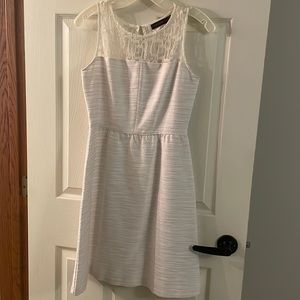 The Limited sz 2 white dress with lace detail